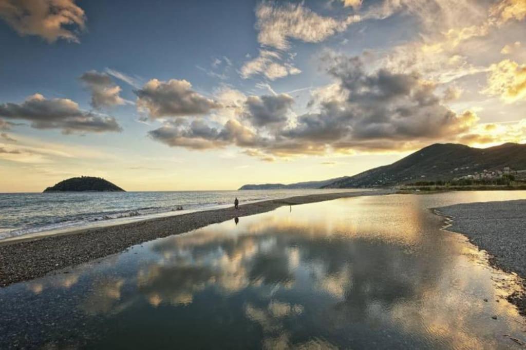 Ampio Appartamento Per 9 Persone A Pochi Passi Dal Mare Albenga Exterior foto